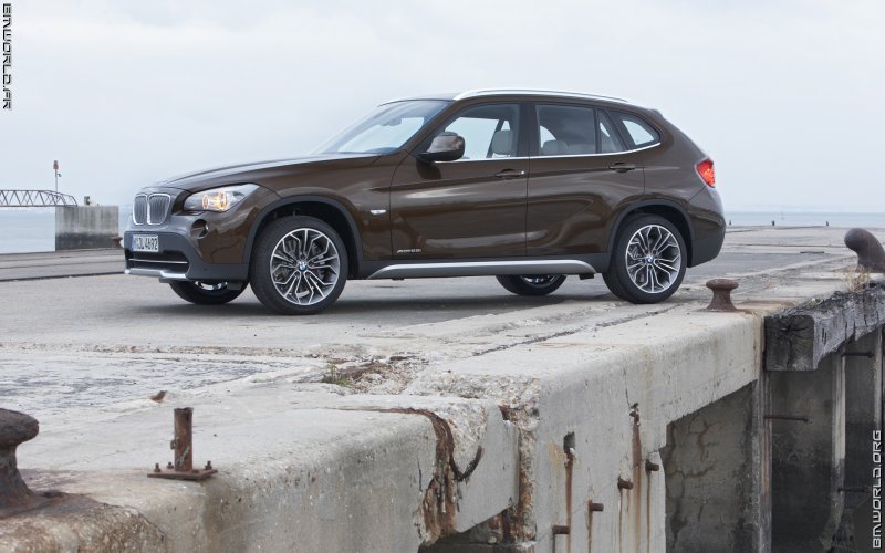 X1 E84 28i (2009) - Voiture de série - Fonds d'écran - BMWorld.fr - Le ...